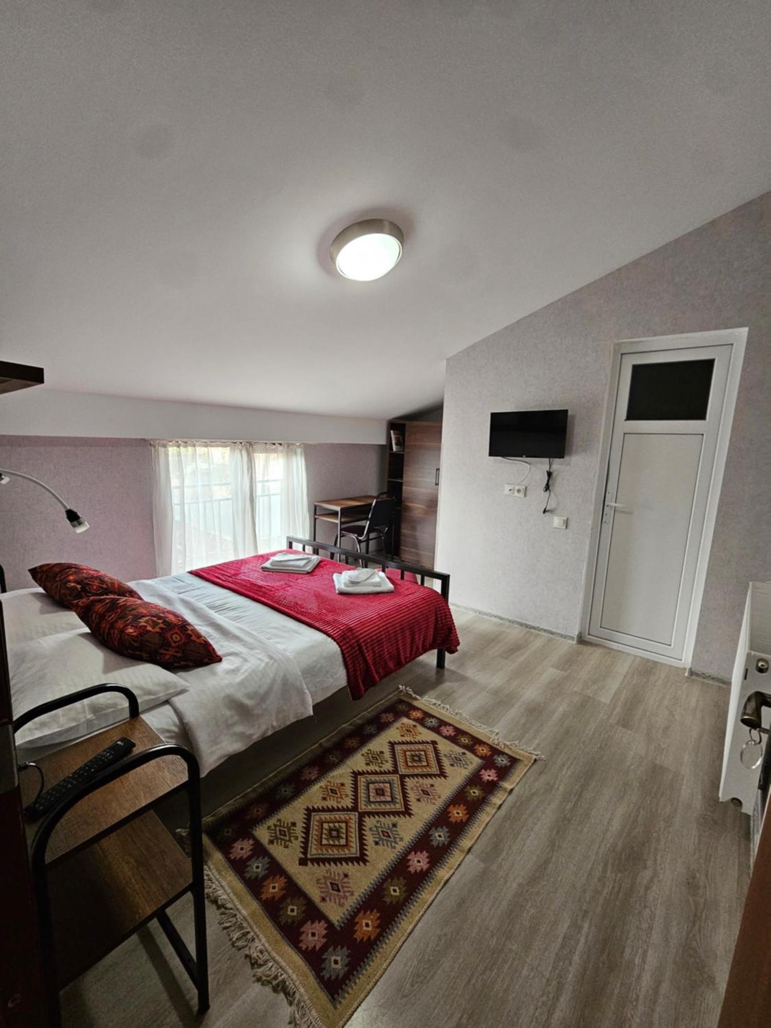 Hotel Tradicia Tbilisi Exteriör bild